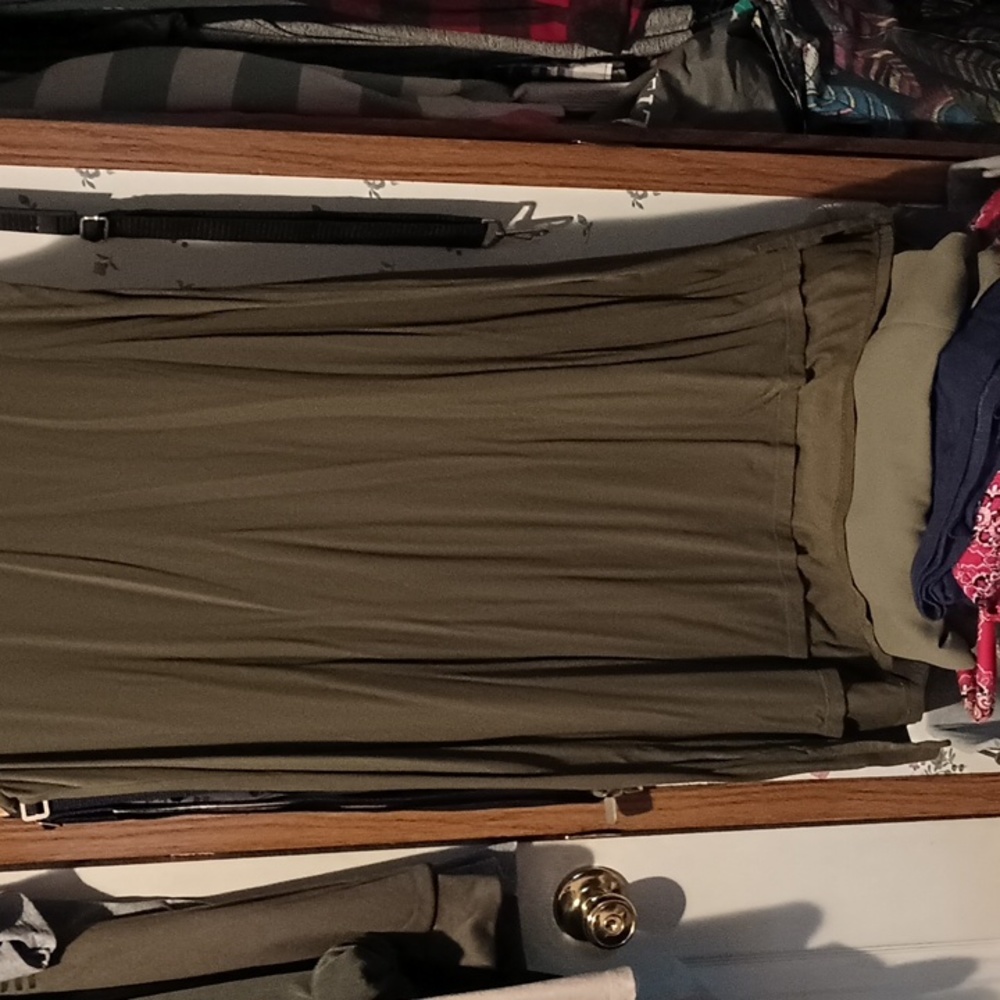 Dress - Picture 2 of 4